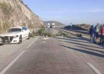 Campesinos cierran 24 horas el Arco Norte; exigen pago de tierras